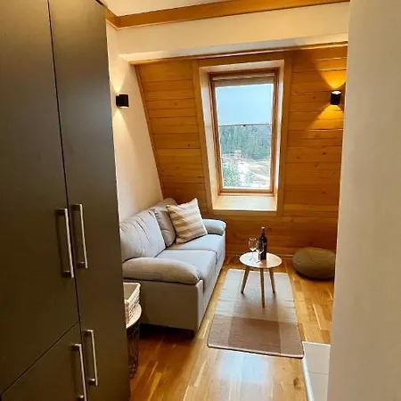 533 In Vucko - Private Host 4*